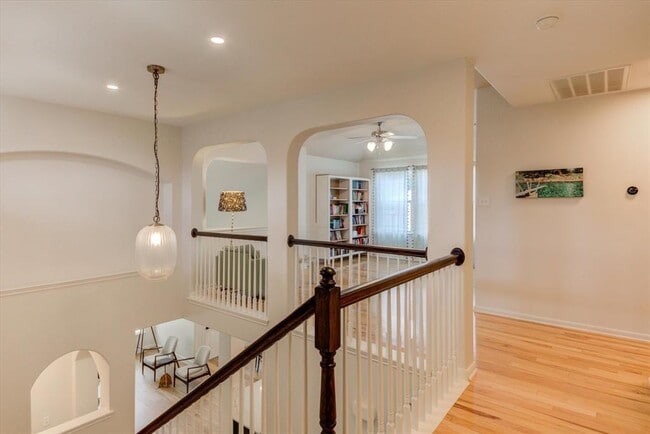 Building Photo - 11129 Cap Stone Dr