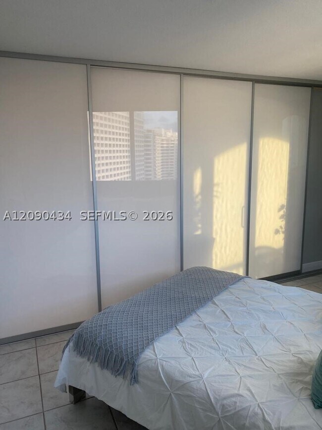 Building Photo - 5401 Collins Ave