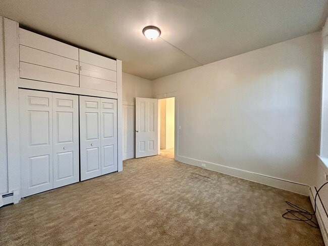 Building Photo - 202 E Main St