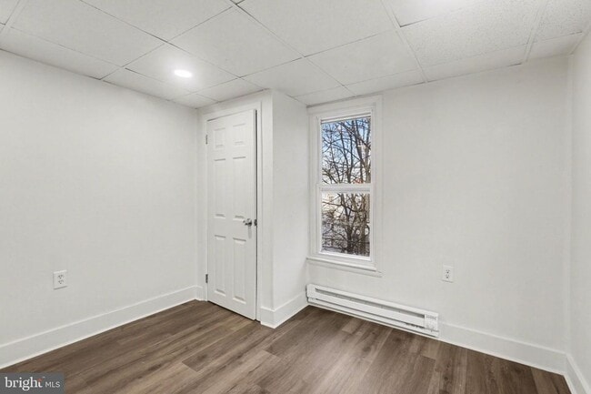 Building Photo - 335 Poplar St