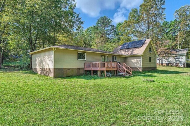 Building Photo - 120 Rustic Way Ln