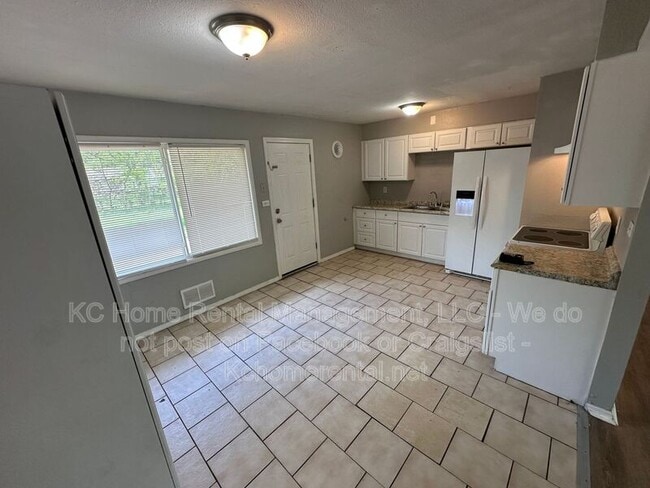 Building Photo - 10812 Newton Ave