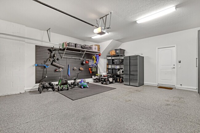 Building Photo - 4740 Chantilly Rd