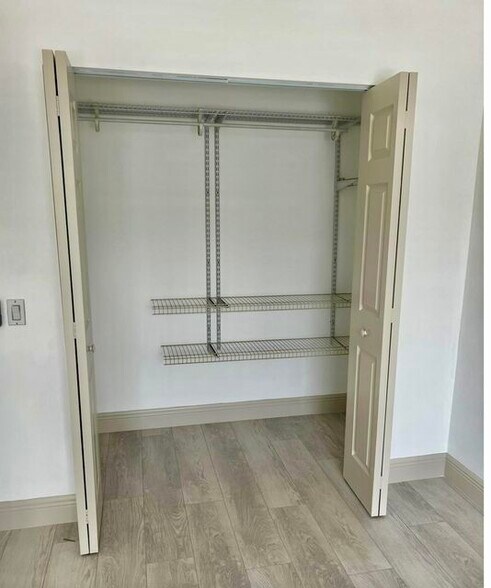 Building Photo - 1011 Villa Ln