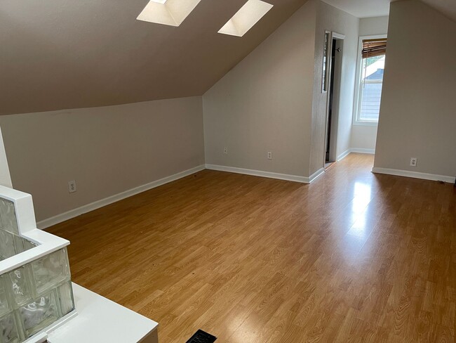 Building Photo - ***Half Off Move In Special***