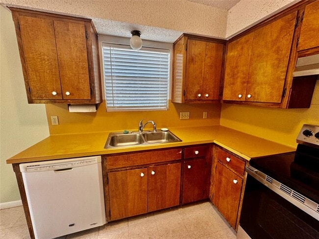 Building Photo - 8104 Pinto Path
