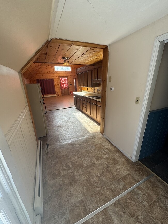Building Photo - 109 Pleasant St
