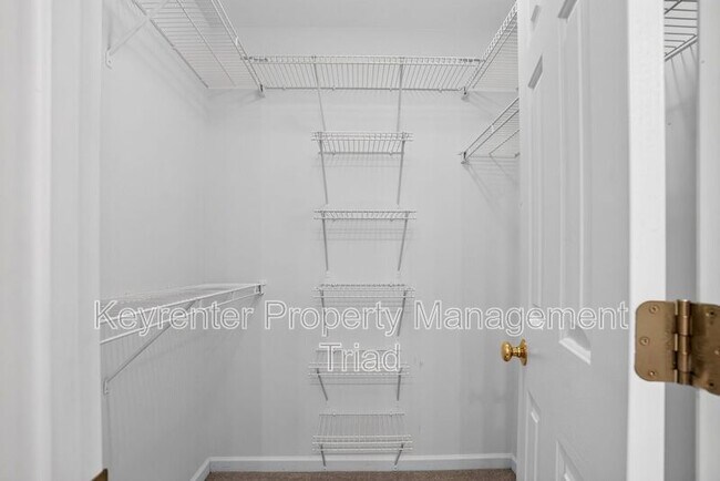 Building Photo - 6219 Black Willow Dr