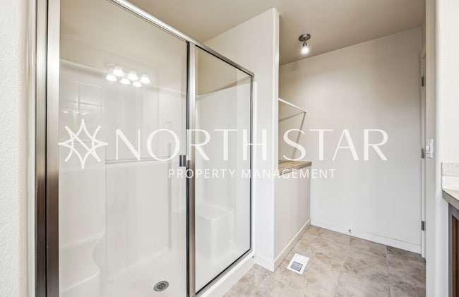 Building Photo - Vaulted Ceilings, Modern Finishes & Easy Living