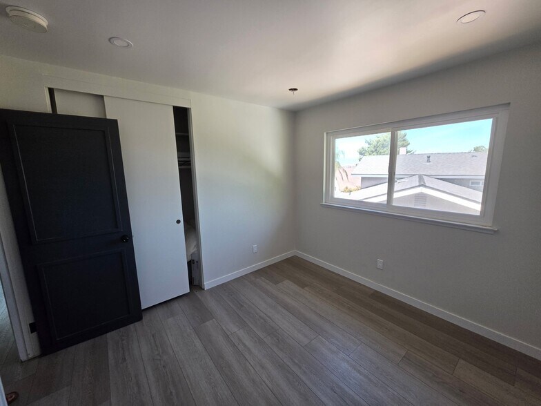 Building Photo - 25539 Mountain Pass Rd