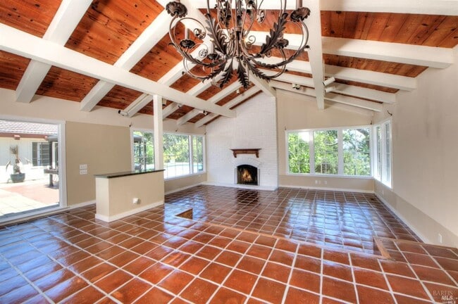 Building Photo - 13 Black Oak Ln