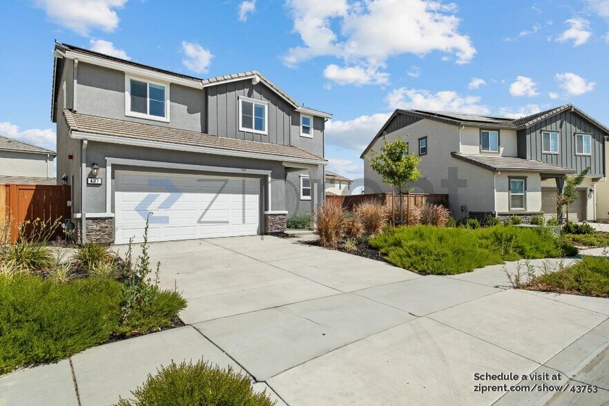 Building Photo - 437 Manhattan Dr