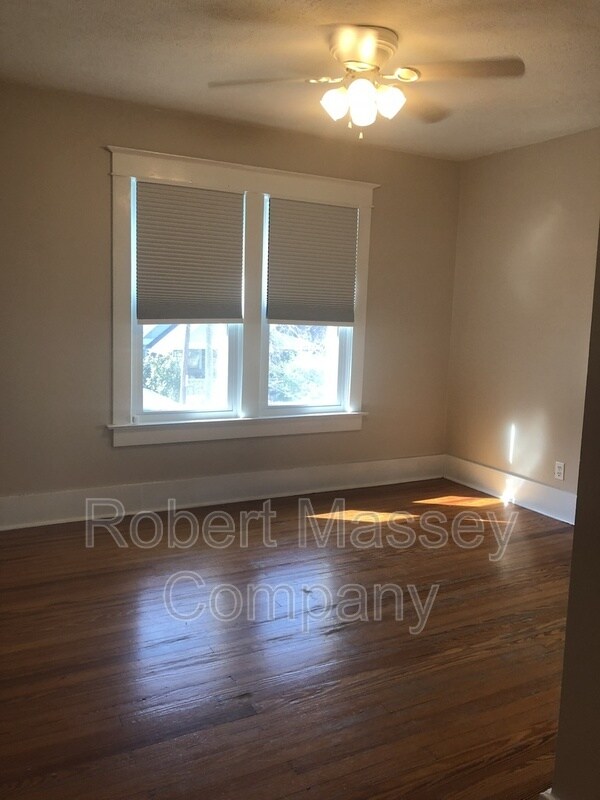 Building Photo - 841 Melford Ave