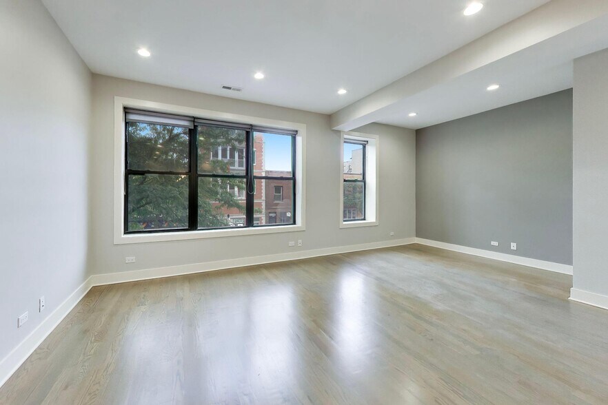 Building Photo - 5139 N Clark St