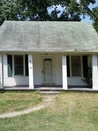 Building Photo - Four bedroom house - Highland Springs