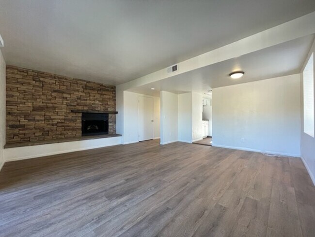 Building Photo - 331 Stone Edge Ct