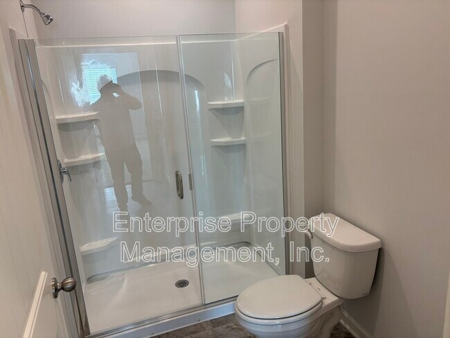 Building Photo - 230 Kipling Dr