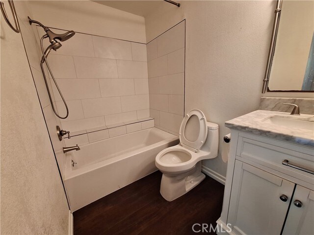 Building Photo - 2559 Plaza del Amo