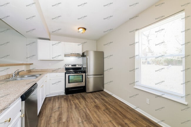 Building Photo - 7134 Agnes Ave