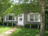 Building Photo - 2BR 2bath home close to downtown Iowa City, available August 1, 2023!