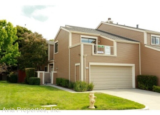 Primary Photo - 2 br, 2.5 bath House - 33 Crown Circle