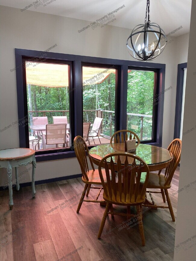 Building Photo - 540 Doe Run
