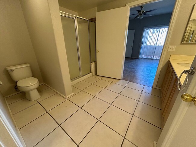 Building Photo - BEAUTIFULLY MAINTAINED 2 BEDROOM, 2 BATH C...