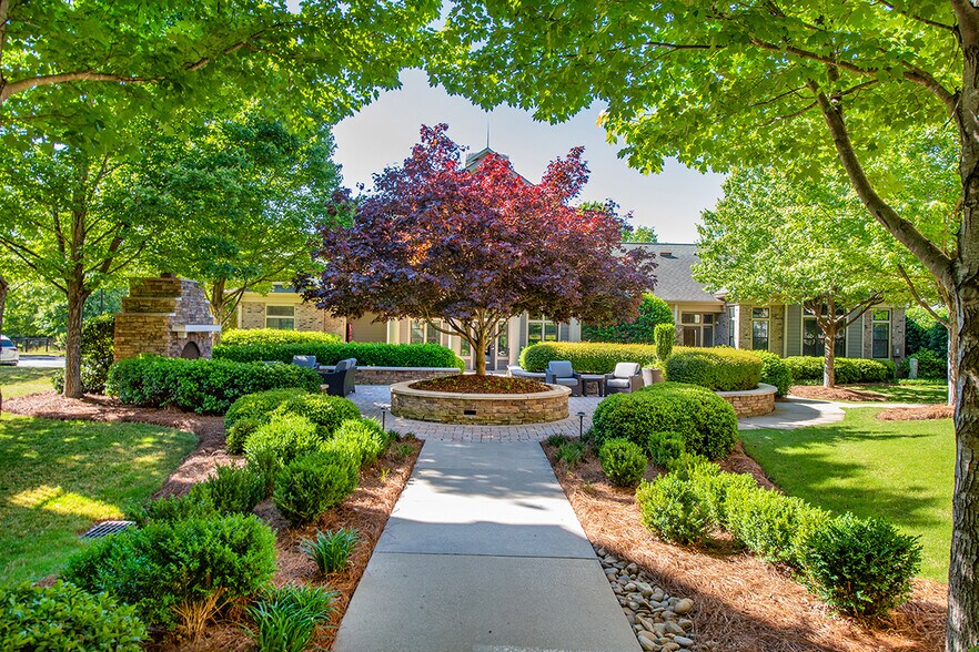 MAA Point Place 535 Brookwood Pointe Pl Simpsonville SC 29681