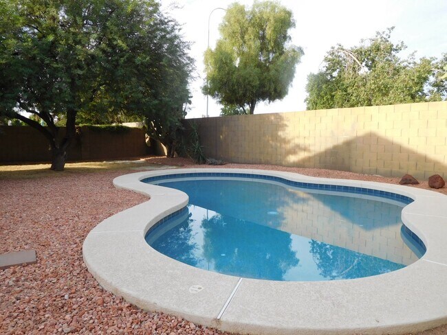 Building Photo - Coming Soon! Lovely 4-bedroom, 2-bathroom ...