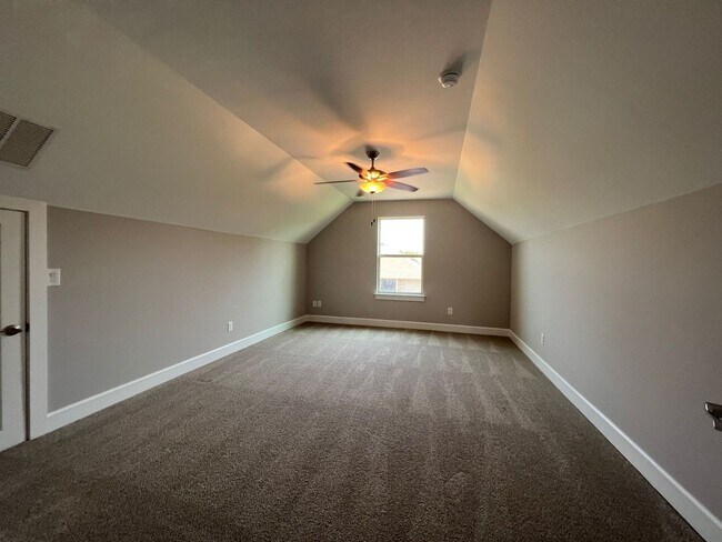 Building Photo - 5148 Sandy Shores Dr