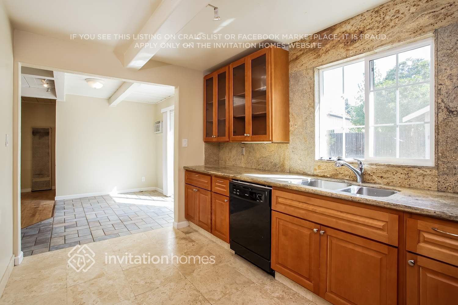 Building Photo - 2816 Glenside Dr