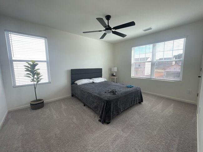 Building Photo - 156 Babbling Brk Dr