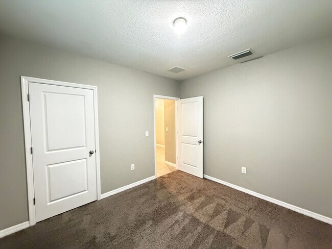 Building Photo - Wonderful 3 Bedroom, 2 Bathroom SMART Home in Wildwood!!