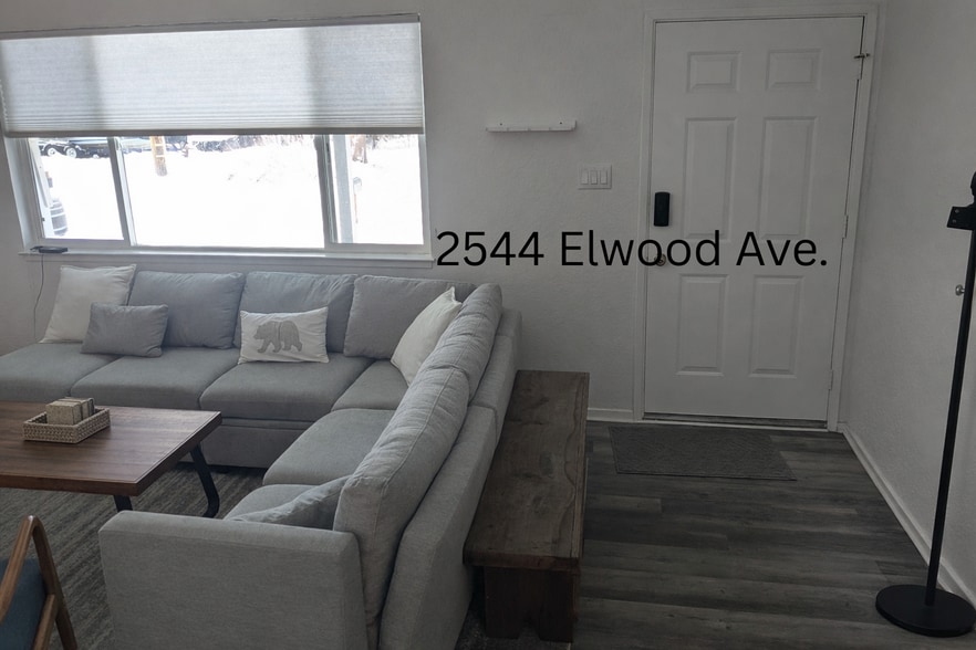 Building Photo - 2544 Elwood Ave