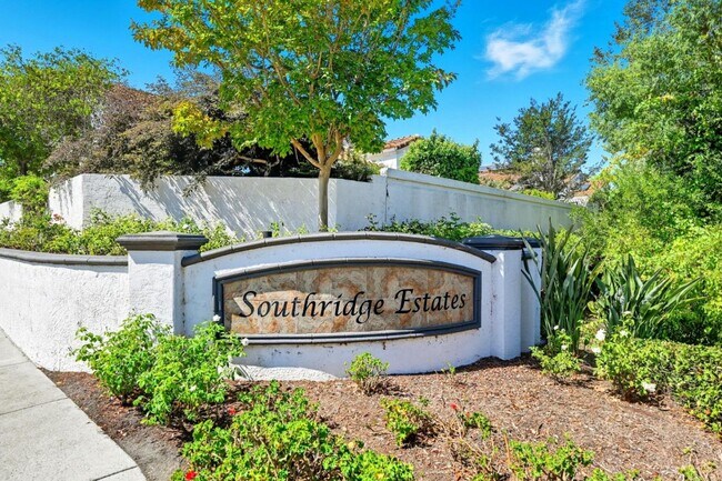 Building Photo - 4911 Amador Dr