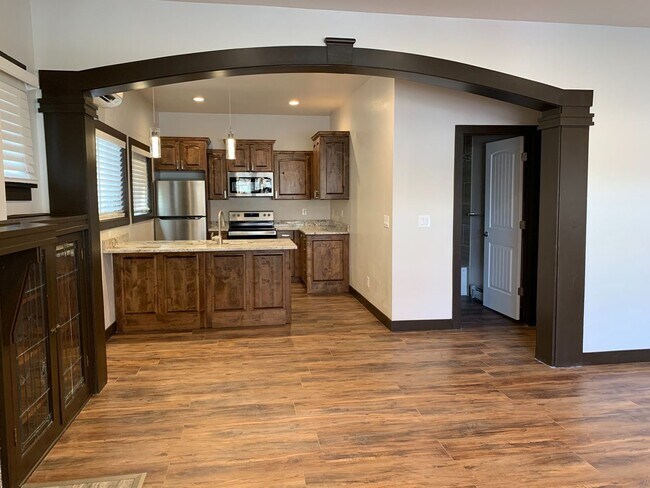 Primary Photo - Newly Remodeled One Bedroom in The Avenues...