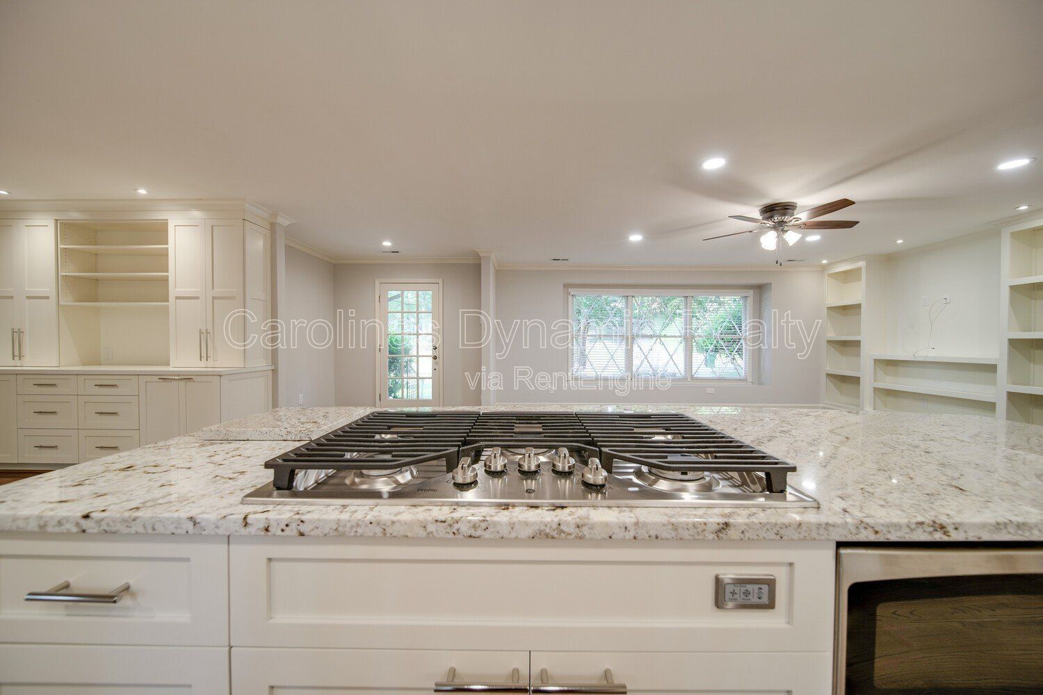 Building Photo - 6700 Castlegate Dr