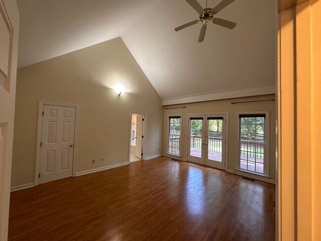 Building Photo - **West Durham 5bd / 3.5ba Oasis**