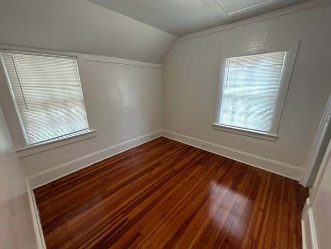 Building Photo - 1300 Green St