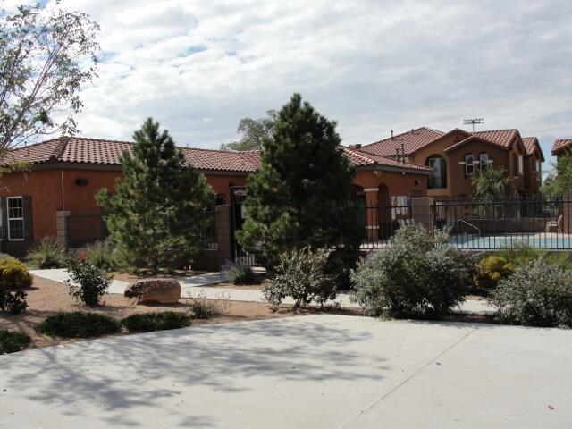 Building Photo - 601 Menaul Blvd NE