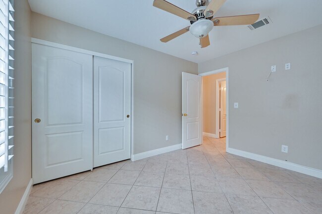 Building Photo - 561 Pacer Terrace