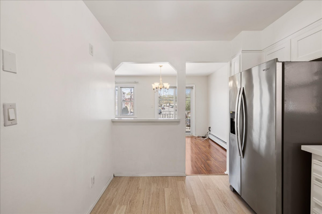 Building Photo - 15-25 209th St