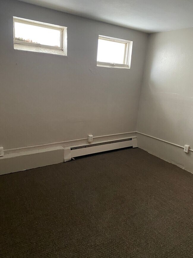 Building Photo - 2br in Maplewood