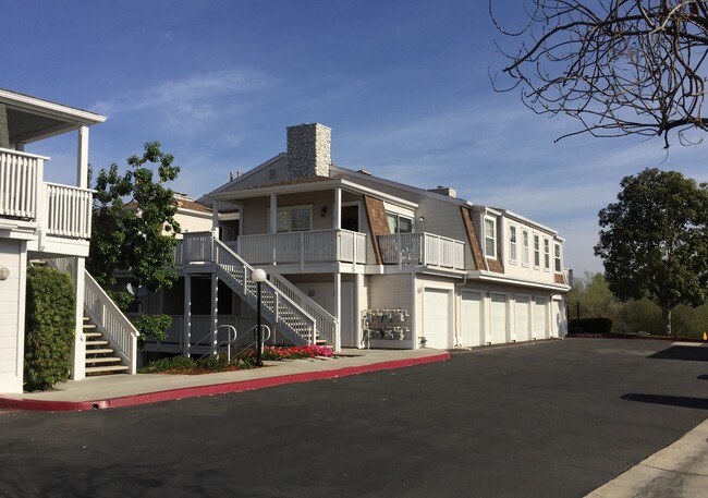 Building Photo - 2 Bedroom Condo in Oceanside with View