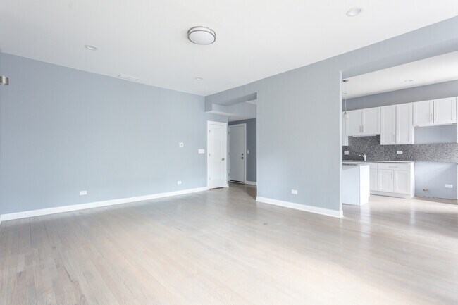 Building Photo - 5132 S Greenwood Ave
