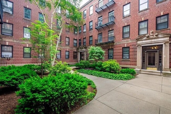 Building Photo - 42 Linnaean St