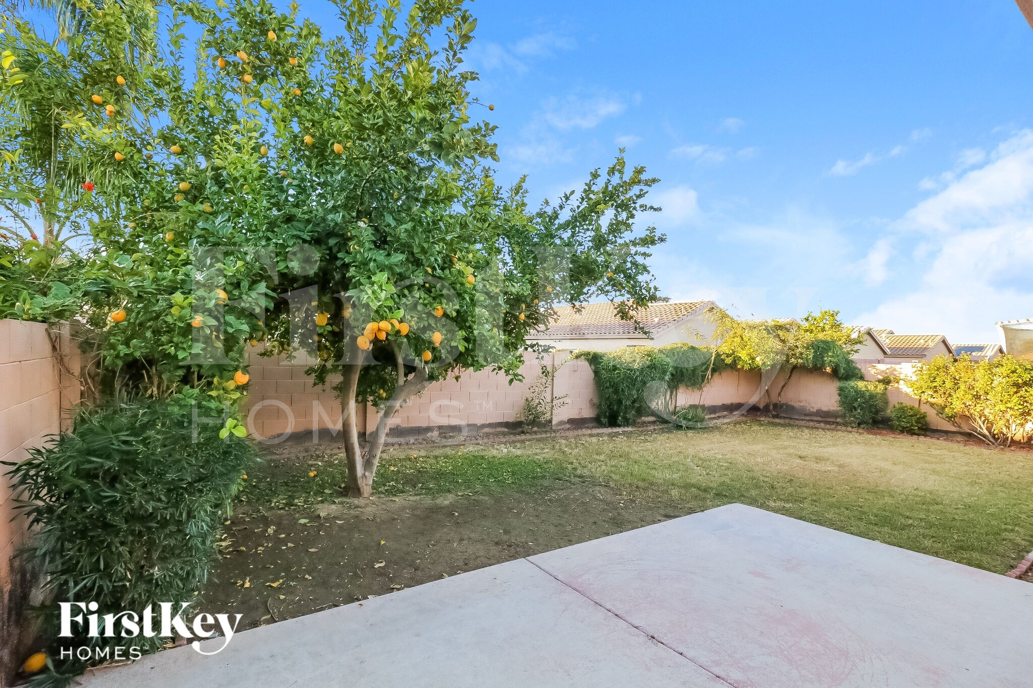 Building Photo - 601 W Elm Ln