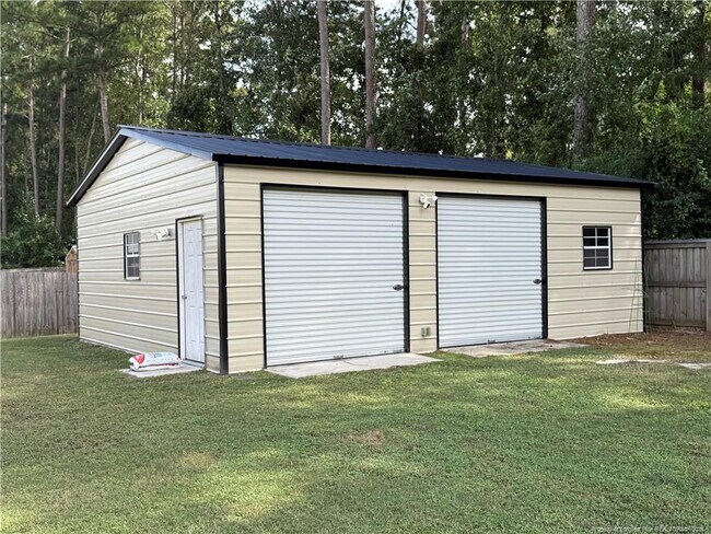 Building Photo - 804 Raspberry Rd