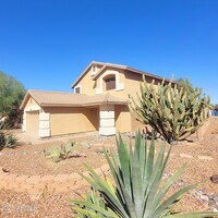 Building Photo - 2210 E Paraiso Dr