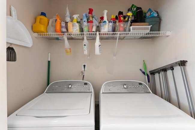 Building Photo - 1433 Basinger Ct